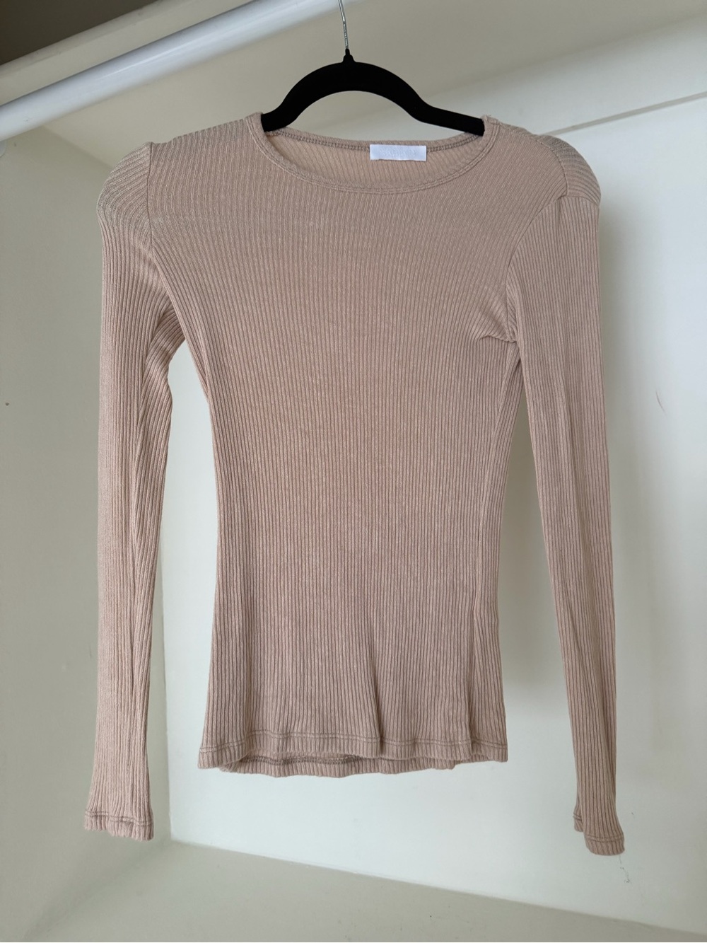 Ribbed Long-Sleeve Crew Top in Taupe